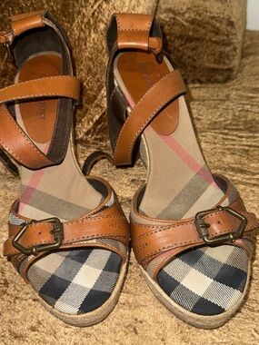 Burberry Tan Leather and Beige/Navy Plaid Wedge Sandals 39